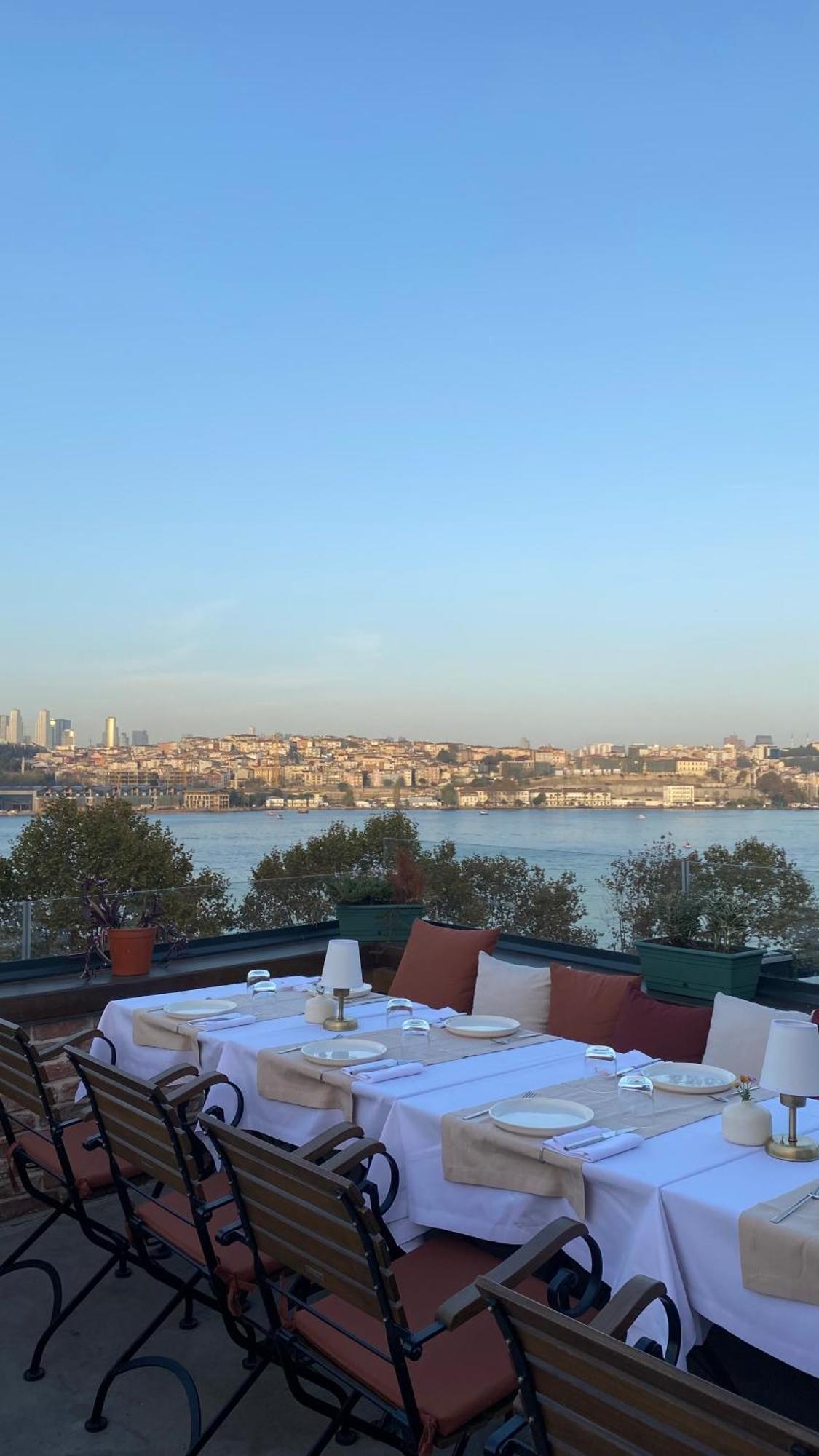 Istanbul Old City Colorful Houses Balat Petrion Hotel Exteriör bild